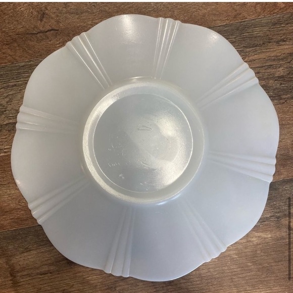 Vintage Macbeth Evans Depression Glass Monax White American Sweetheart 12" Plate - Picture 7 of 7